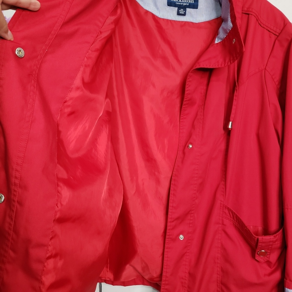 *SOLD* Mackintosh Water-Resistant Hooded Jacket - Picture 6 of 8